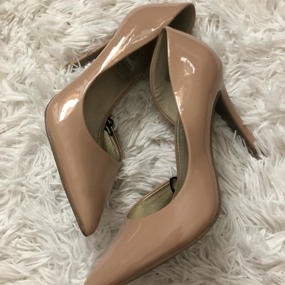 👠 - Picture 2 of 4